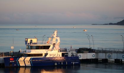 Çanakkale Boğazı, sis nedeniyle çift yönlü olarak ulaşıma kapatıldı