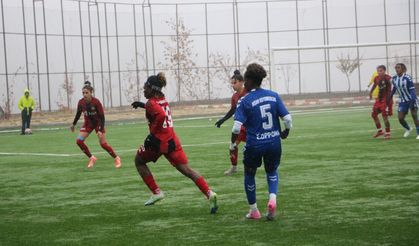 Hakkarigücü Kadın Futbol Takımı, Yüksekova Spor'a 1-0 mağlup oldu
