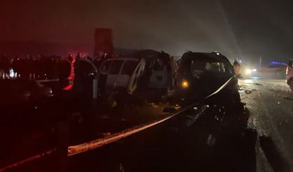 Mardin’de 3 aracın karıştığı kazada 4 ölü, 5 yaralı (3)