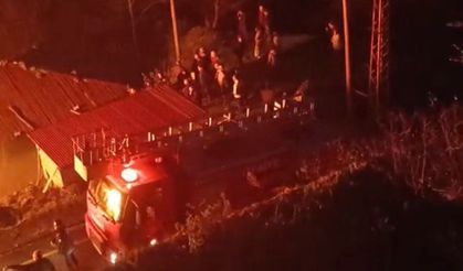 Ordu'da 2 katlı ahşap ev yandı