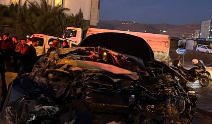 Şırnak'ta vinç, kavşaktaki 6 araca çarptı; 7 yaralı