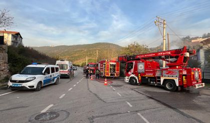 Tek katlı evde çıkan yangında yaralandı