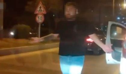Trafikte tartıştığı kişilere yumruk atıp, tabancayla ateş açan kişinin görüntüleri ortaya çıktı