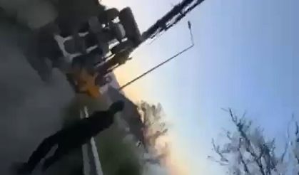 Vinçle taşınan kepçe, halat kopunca 5 metreden düştü; o anlar kamerada