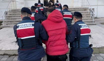 Yurt dışına kaçmak isterken yakalanan 5 Türk tutuklandı 