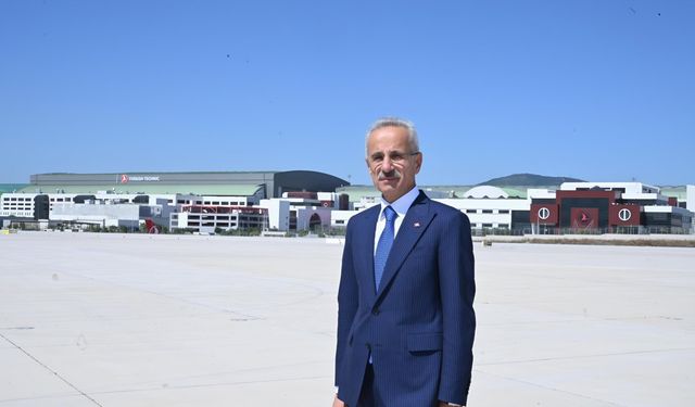 Ulaştırma Bakanı Uraloğlu: İstanbul Havalimanı üst üste 3 yılı Avrupa'nın zirvesinde tamamladı