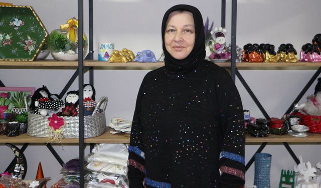 El sanatları ile sosyalleşen down sendromlu gençler, üretip kazanıyor