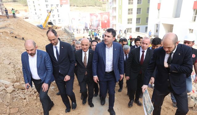 Çevre Bakanı Kurum, Kahramanmaraş'ta afet konutları şantiyelerinde inceleme yaptı