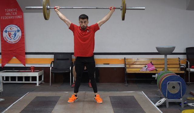 30 saniyede 8 yıllık emeğinin karşılığını aldı: O altını madalyayı kazanmam lazımdı