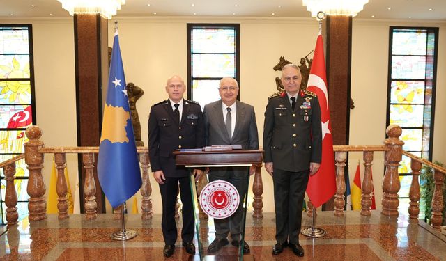 Bakan Güler, Kosova Genelkurmay Başkanı Jashari’yi kabul etti
