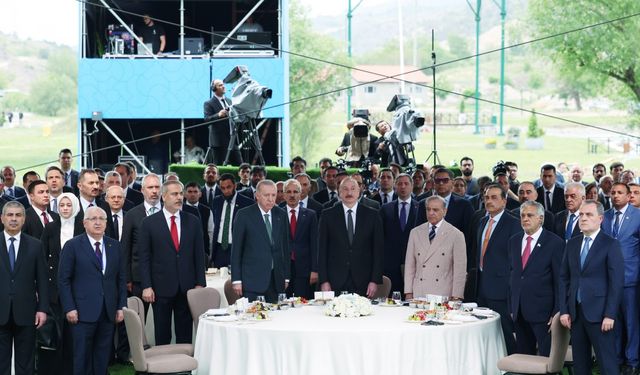 Cumhurbaşkanı Erdoğan: Karabağ Zaferi, Azerbaycan'ı çok daha güçlü ve müreffeh kılıyor