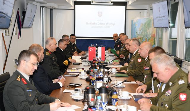 Genelkurmay Başkanı Orgeneral Metin Gürak'ın Polonya temasları
