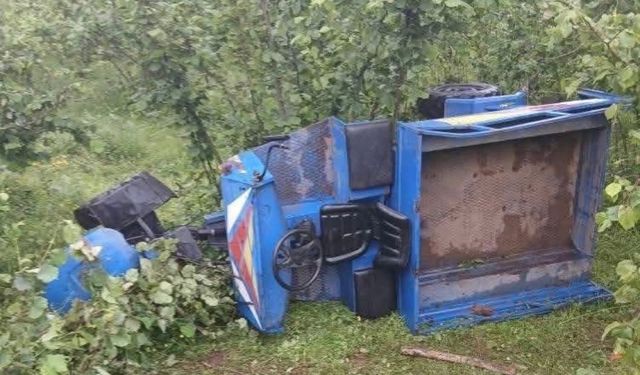 Ordu'da devrilen patpatın sürücüsü öldü, eşi yaralandı