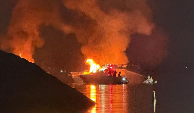 Tuzla marinada tekne yangını