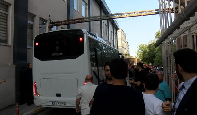 İBB'ye yönelik operasyonun 5'inci dalgasında gözaltına alınanlar sağlık kontrolü için hastaneye getirildi