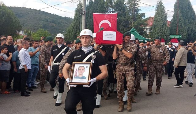 Kazada ölen polis memuru Sakarya’da toprağa verildi