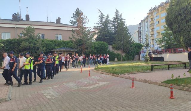 Konya merkezli 10 ilde telefon dolandırıcılğı operasyonunda 8 tutuklama