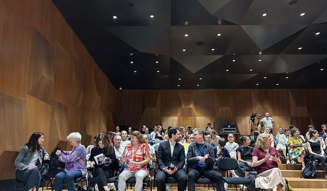 Rus koreograf Boris Eifman, sanatçılar ve konservatuvar öğrencileriyle bir araya geldi