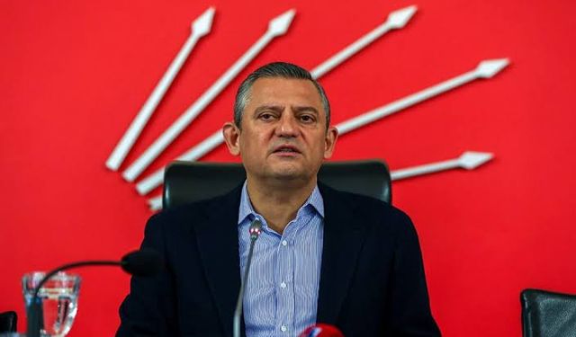 CHP lideri Özgür Özel, önceki genel başkanların Babalar Günü'nü kutladı