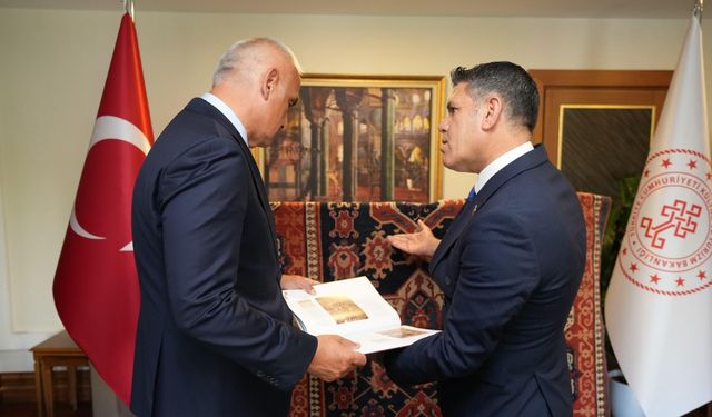 5 asırlık Uşak halısı, 30 yıl sonra Türkiye'ye iade edildi