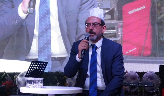 BBP Genel Başkanı Destici katıldığı düğün töreninde türkü söyledi