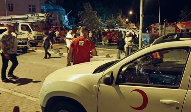 Türk Kızılay'dan, deprem sonrası afetzedelere beslenme desteği
