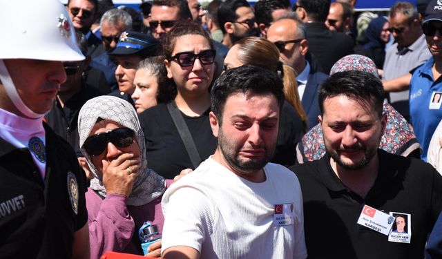 İzmir'de şehit 2 polis için tören