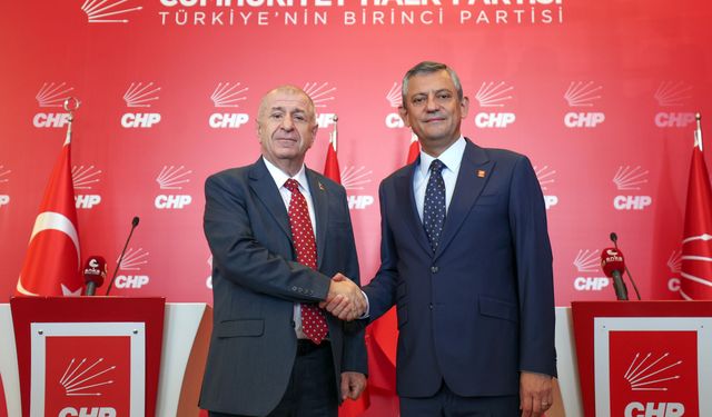 Ümit Özdağ, CHP lideri Özgür Özel'i ziyaret etti
