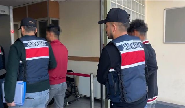 Aydın'da yakalanan 5 DEAŞ şüphelisi adliyede