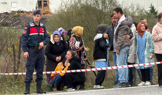 İşçi servis midibüsü devrildi: 1 ölü, 19 yaralı