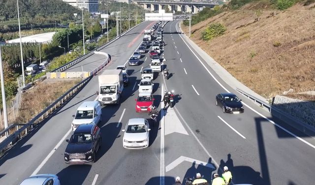 İstanbul- Sultangazi'de dron destekli trafik denetimi: 212 sürücüye 486 bin lira ceza yazıldı