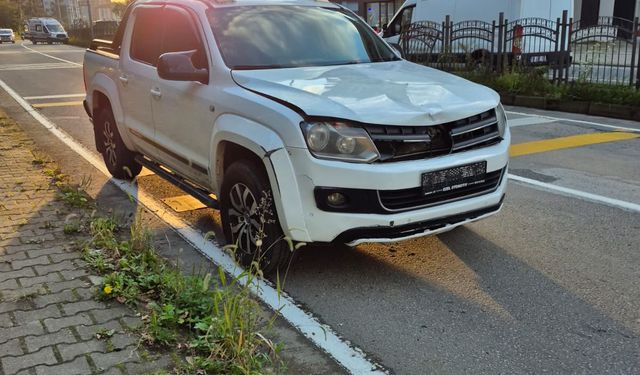 Kamyonetin yaya geçidinde çarptığı sağlık personeli ağır yaralandı