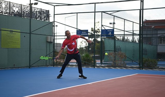 Kuşadası Tenis Kulübü'nde Cumhuriyet Kupası heyecanı başladı