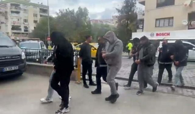 Kuşadası'nda fuhuş operasyonu: 5 tutuklama