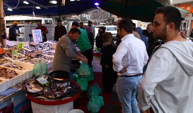 Rize'de hamsi bereketi; kilosu 35 liraya düştü