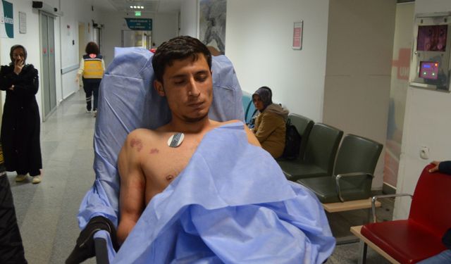 Sokakta tartıştığı kişiyi sırtından bıçakladı