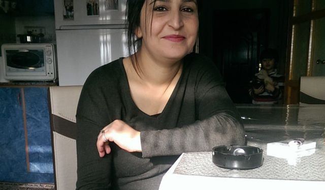 Van'daki kazada ölen çift ile kızları, Hakkari'de toprağa verildi