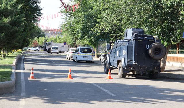 12 yıllık cinayette daraltılmış baz çalışmasıyla tutuklanan oğul, kardeş ve yeğen beraat etti