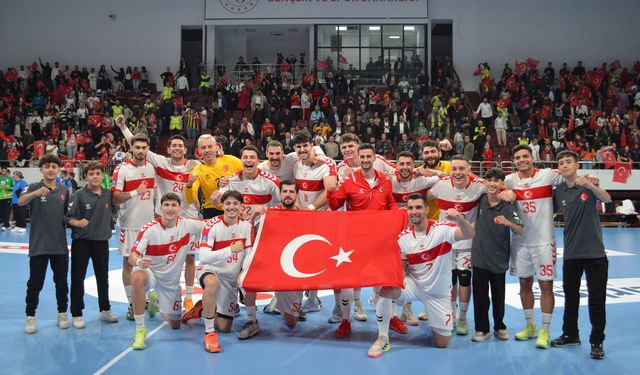 A Milli Erkek Hentbol Takımı, GKRY'yi 35-19 mağlup etti