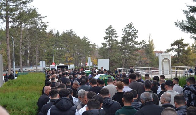 Ankara'daki kazada ölen aynı aileden 4 kişi, Aksaray'da toprağa verildi