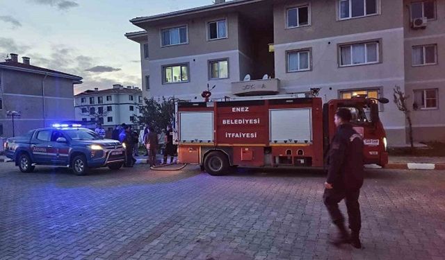 Apartman komşusu olan kadını öldürüp, intihar etti