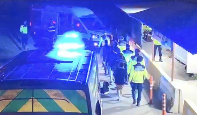 Aydın'da 9 kaçak göçmen ile 2 organizatör şüphelisi yakalandı