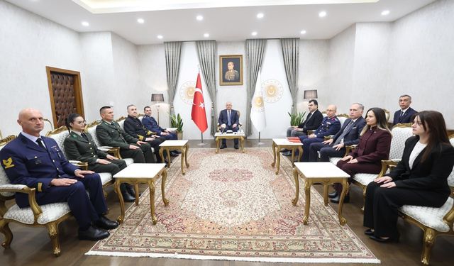 Bakan Güler, bakanlıkta görevli öğretmenlerle bir araya geldi