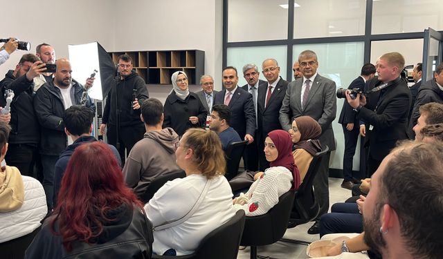 Bakan Kacır: Teknoloji girişimciliğini daha güçlü şekilde destekleyeceğiz / Ek fotoğraflar