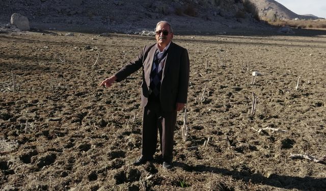 Barajda su çekildi, 58 yıllık dede toprağı gün yüzüne çıktı
