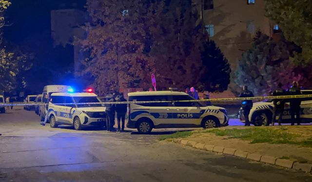 Boşanma aşamasında olduğu karısını bıçaklayarak öldürdü