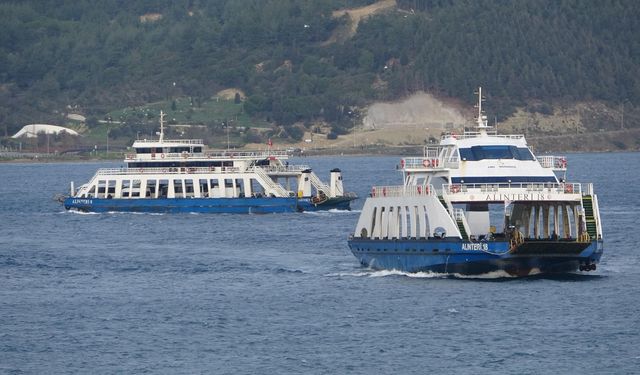 Bozcaada ve Gökçeada feribot seferlerine 'fırtına' engeli