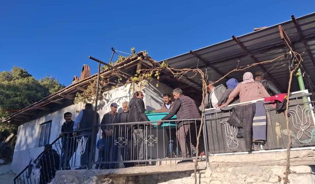 Devrilen traktörün sürücüsü Elvan, kazadan 1 gün sonra öldü (2)