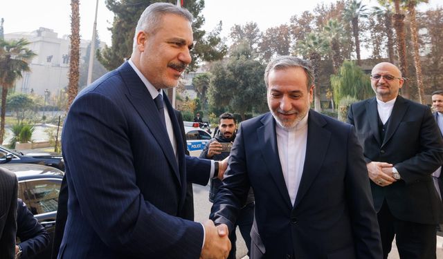 Dışişleri Bakanı Fidan, İran Dışişleri Bakanı Arakçi ile görüştü