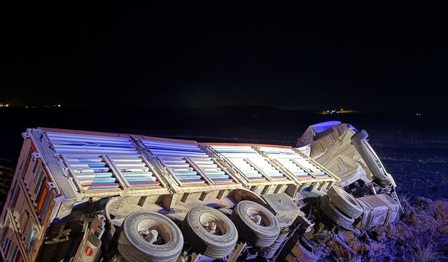 Diyarbakır'da 5 aracın karıştığı zincirleme kaza: 3 ölü, 7 yaralı